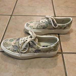 daring damsels old skool platform